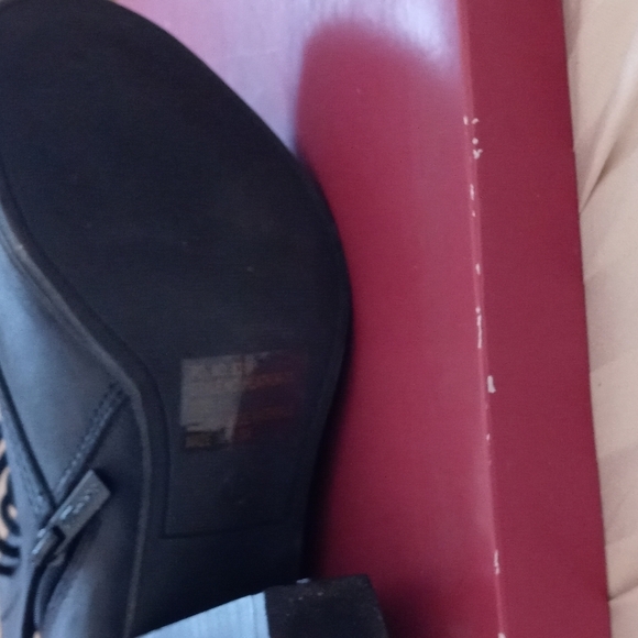 Boot size 10 with zipper ,laces up NWOT - Picture 5 of 8